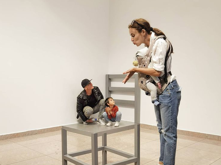Радина Кърджилова заведе семейството в Музея на илюзиите  