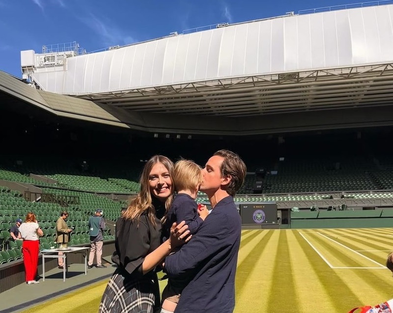 Мария Шарапова заведе сина си на стадион 
