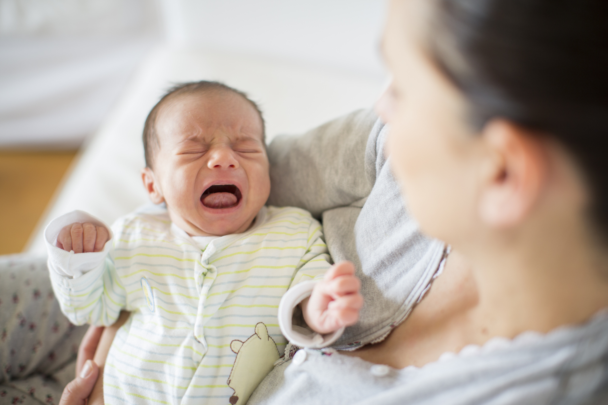 8 уважителни причини бебето да плаче 