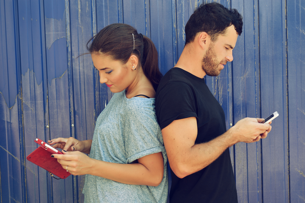 Нещата, които щастливите двойки не правят в социалните мрежи 