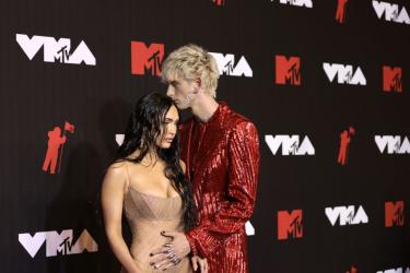 Меган Фокс и Machine Gun Kelly отлагат сватбата си 