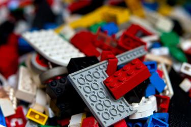 12-годишно момче удиви мрежата със скулптура от Lego 