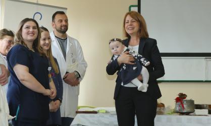 Честит празник на родилната помощ  