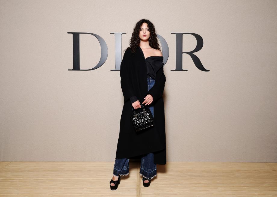 Дева Касел открадна цялото внимание на шоуто на Dior