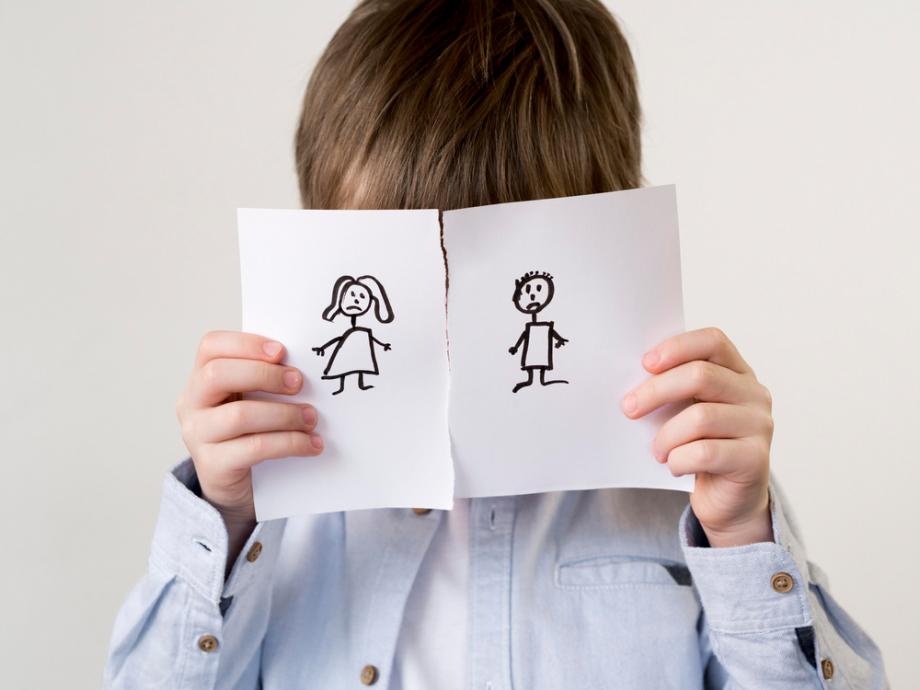 Мъжът или жената трябва да гледа децата след развода