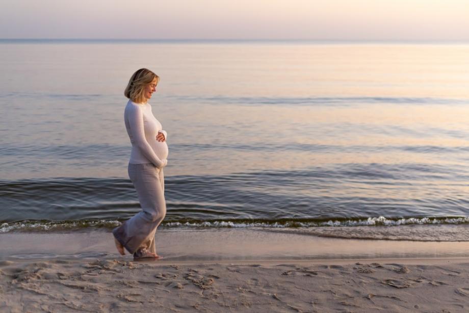 Как разходките край морето помагат по време на бременност