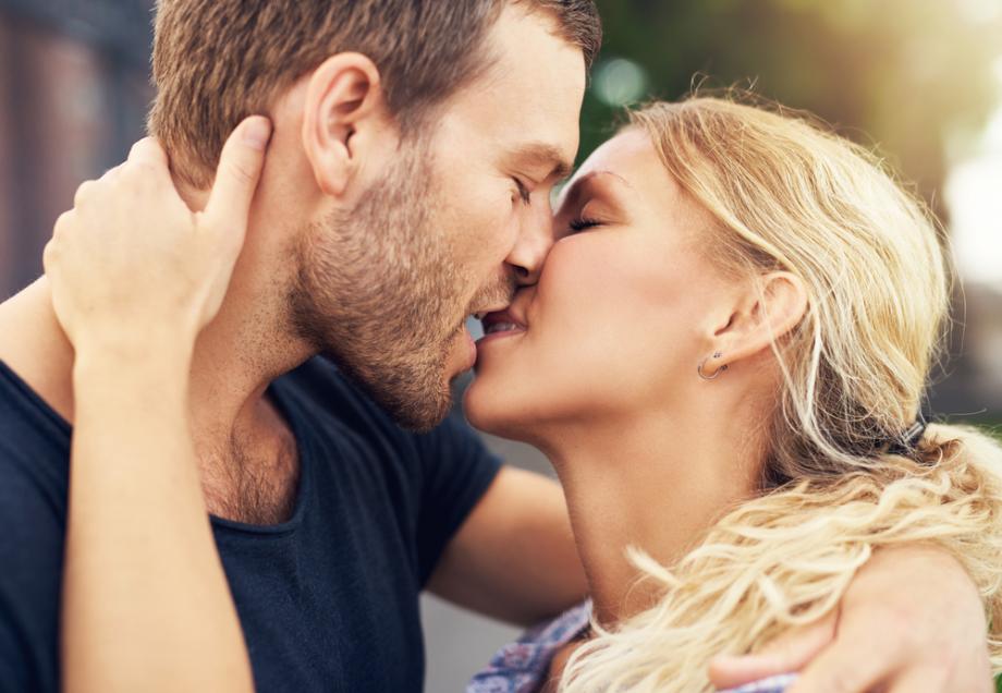 Стройни и психически здрави благодарение на целувките: 10 интересни факта